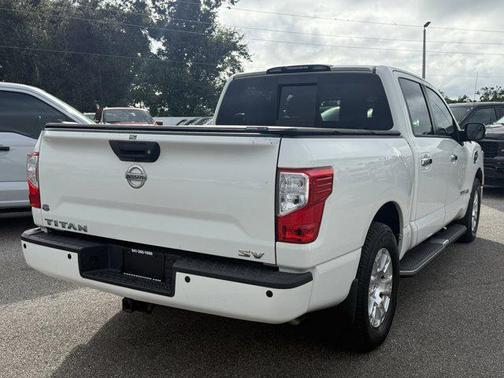 2017 Nissan Titan SV