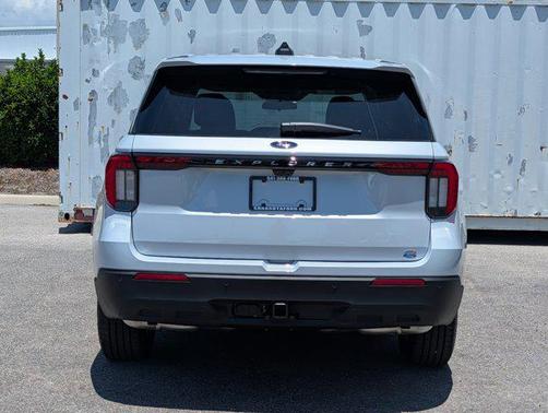 Space White Metallic 2026 Ford Explorer Active