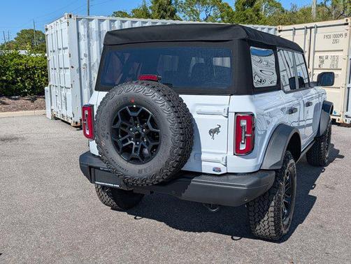 OXFORD WHITE 2026 Ford Bronco Badlands