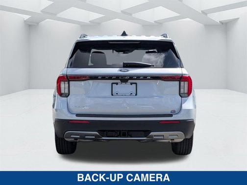 SPACE WHITE METALLIC 2026 Ford Explorer Active w/200A Pkg