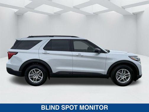 SPACE WHITE METALLIC 2026 Ford Explorer Active