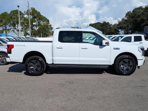 2025 Ford F-150 Lightning LARIAT