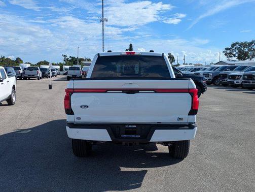 2025 Ford F-150 Lightning LARIAT