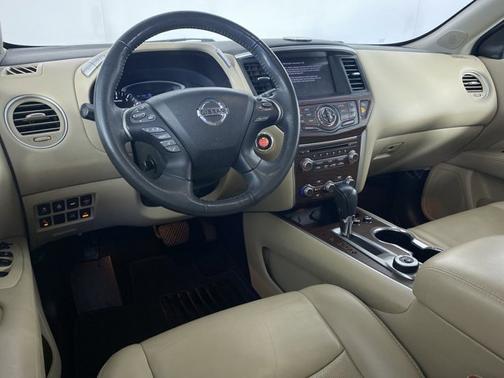 2017 Nissan Pathfinder Platinum