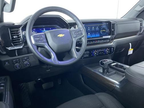 2025 Chevrolet Silverado 1500 1LT