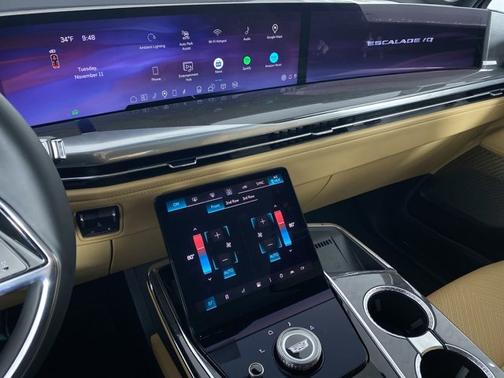 2025 Cadillac Escalade IQ Luxury 2