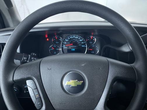 2025 Chevrolet Express 3500 RWD 3500 135