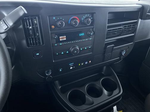 2025 Chevrolet Express 3500 RWD 3500 135