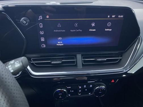 Summit White 2026 Chevrolet Trax 2RS