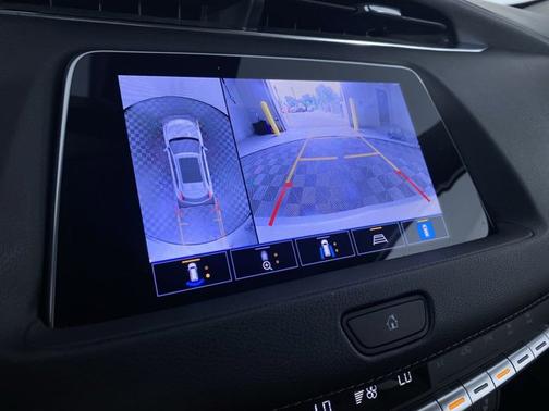 2022 Cadillac XT4 AWD Premium Luxury