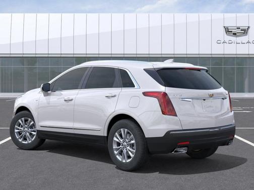 Crystal White Tricoat 2026 Cadillac XT5 FWD Luxury