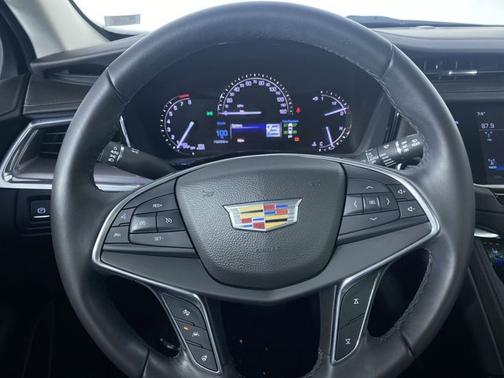 Radiant Silver Metallic 2017 Cadillac XT5 Premium Luxury FWD