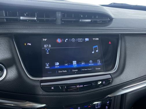 Radiant Silver Metallic 2017 Cadillac XT5 Premium Luxury FWD