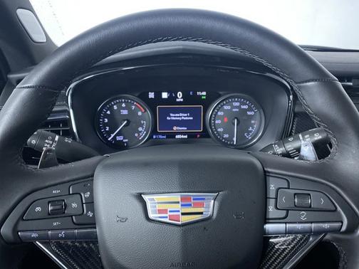 2025 Cadillac XT6 AWD Sport