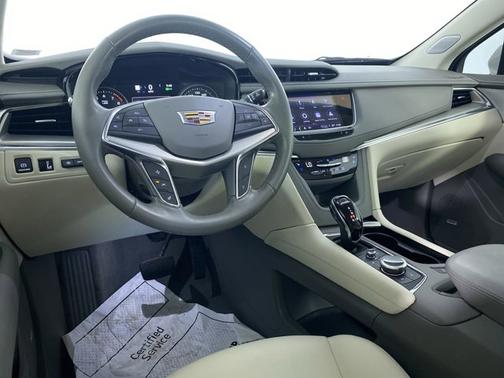 2022 Cadillac XT5 FWD Premium Luxury