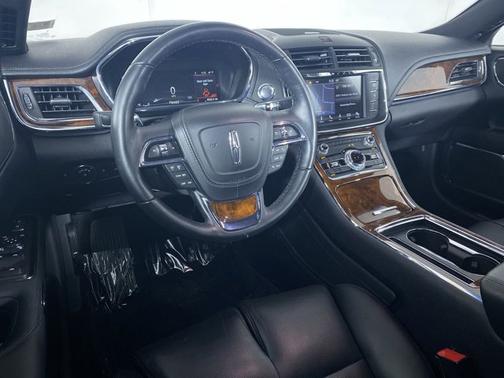 2017 Lincoln Continental Select