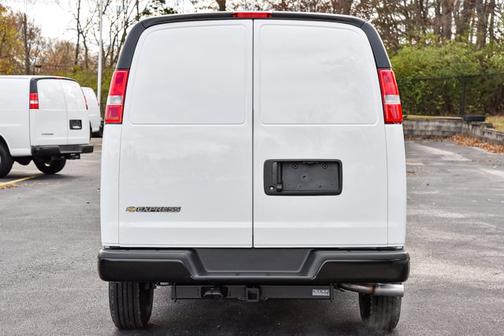 2025 Chevrolet Express 3500