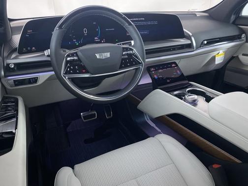 2026 Cadillac VISTIQ Luxury