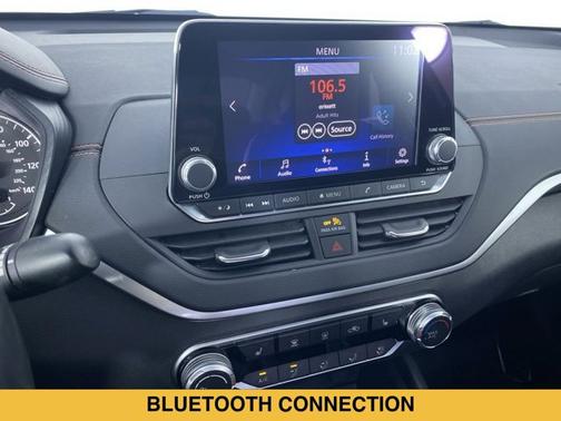 Pearl White Tricoat 2021 Nissan Altima 2.5 SR
