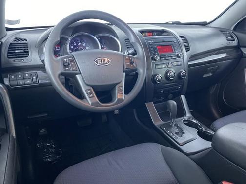 2012 Kia Sorento LX