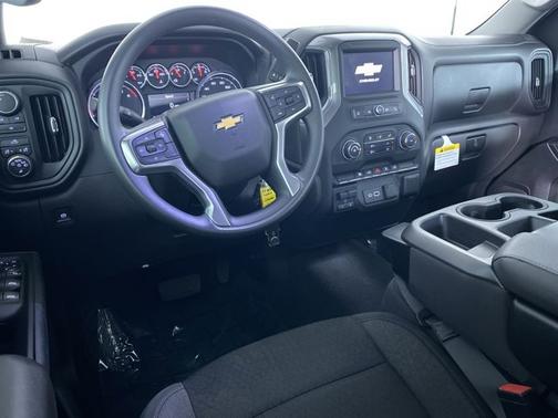 Summit White 2022 Chevrolet Silverado 2500 Custom