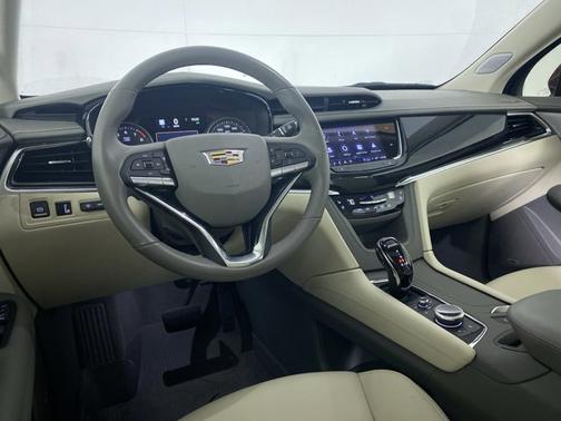 2025 Cadillac XT6 FWD Premium Luxury