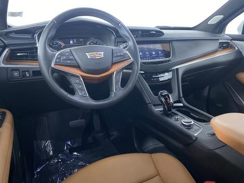 2022 Cadillac XT5 AWD Premium Luxury