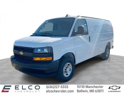 Summit White 2025 Chevrolet Express 2500 RWD 2500 135