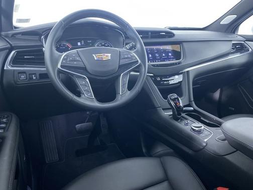 2025 Cadillac XT5 FWD Premium Luxury