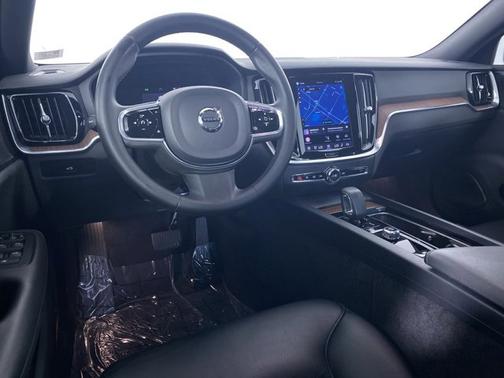 2023 Volvo S60 Plus Black Edition
