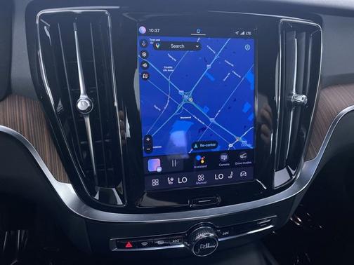 2023 Volvo S60 Plus Black Edition