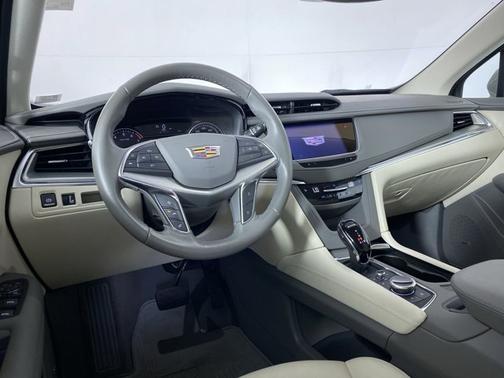 2022 Cadillac XT5 AWD Premium Luxury