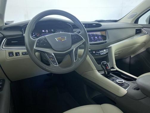2023 Cadillac XT5 FWD Premium Luxury