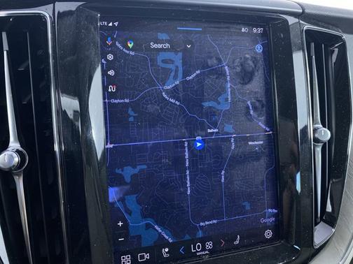 2023 Volvo XC60 Recharge Plug-In Hybrid Plus Bright Theme