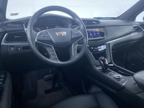 2022 Cadillac XT5 FWD Premium Luxury