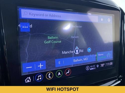 Summit White 2022 Chevrolet Traverse Premier