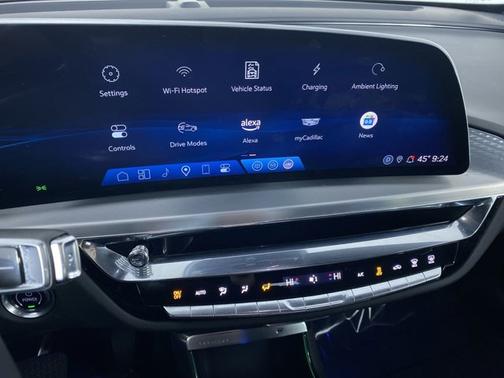 Stellar Black Metallic 2024 Cadillac LYRIQ Luxury