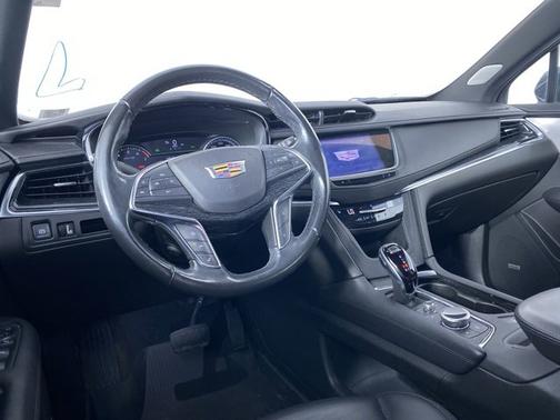 2022 Cadillac XT5 AWD Premium Luxury