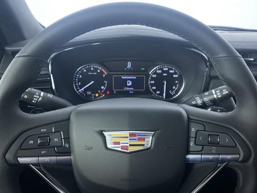 Crystal White Tricoat 2025 Cadillac XT6 FWD Luxury