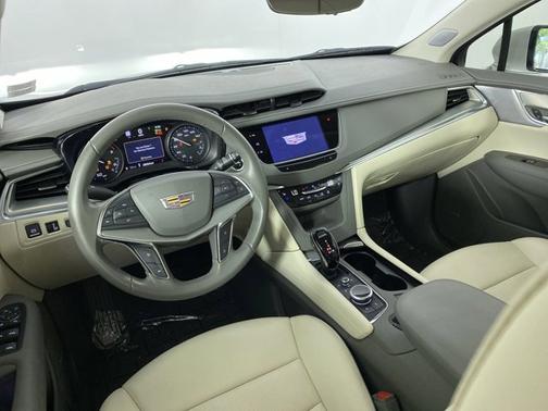 2022 Cadillac XT5 AWD Premium Luxury