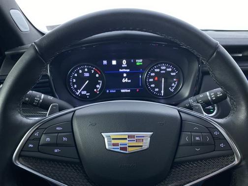 2022 Cadillac XT5 AWD Sport
