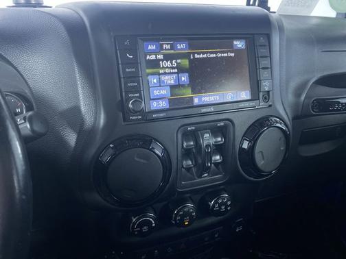 2014 Jeep Wrangler Unlimited Altitude