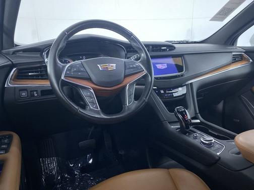 2022 Cadillac XT5 AWD Premium Luxury