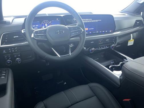2025 Chevrolet Suburban RST