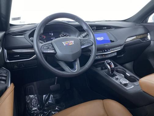 2022 Cadillac XT4 AWD Premium Luxury