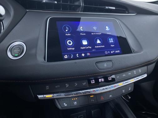 2022 Cadillac XT4 AWD Premium Luxury