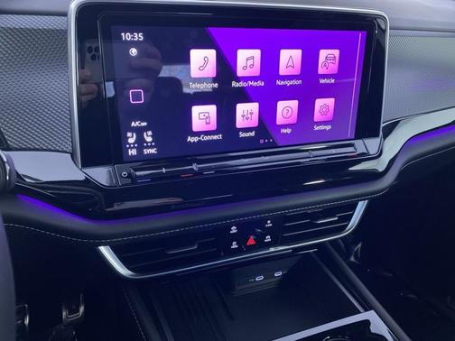 2025 Volkswagen Atlas Cross Sport 2.0T SEL R-Line Black