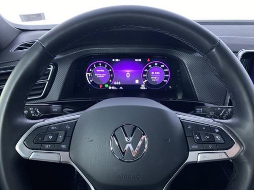 2025 Volkswagen Atlas Cross Sport 2.0T SEL R-Line Black