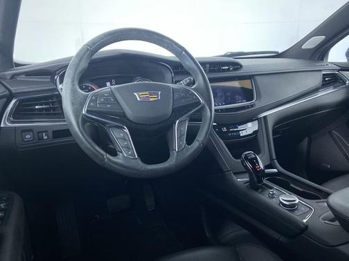 2022 Cadillac XT5 AWD Premium Luxury