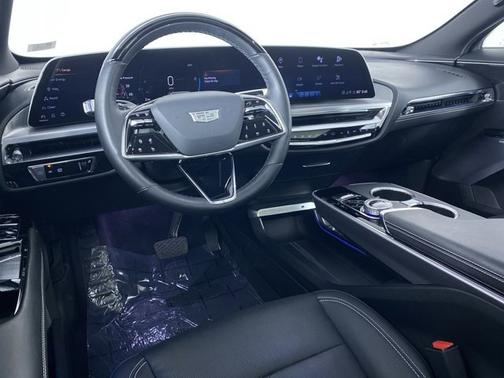 Argent Silver Metallic 2024 Cadillac LYRIQ Luxury